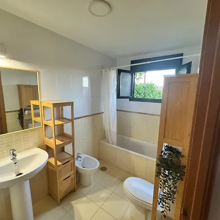 Private Terrace בקתה Majanicho