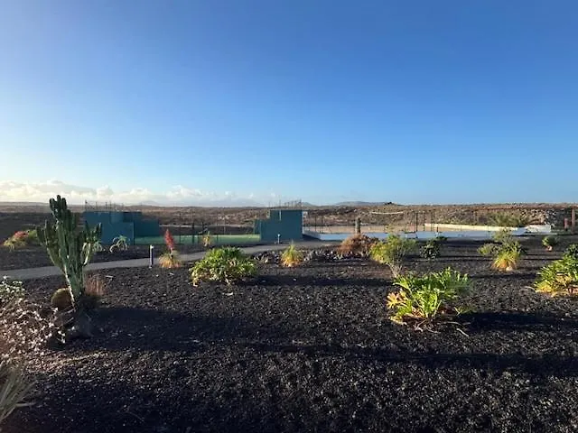 Private Terrace בקתה Majanicho
